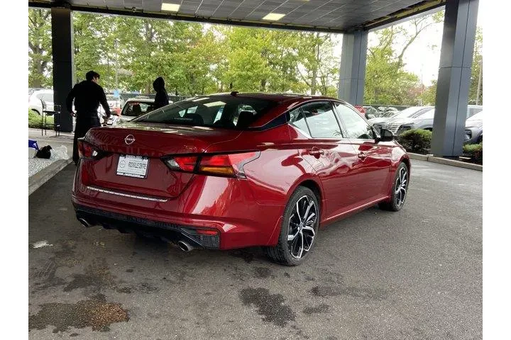 Nissan Altima 2023 2.5 SR 4d image 5