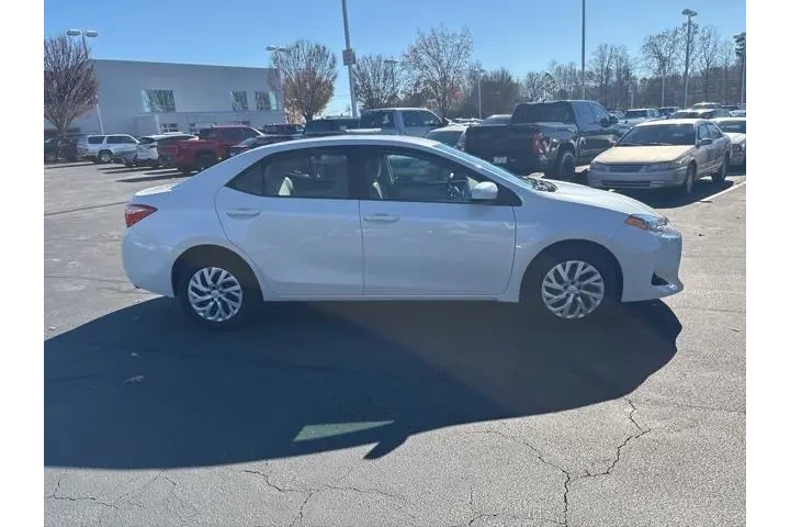 $16095 : Toyota Corolla 2017 LE 4dr S image 4