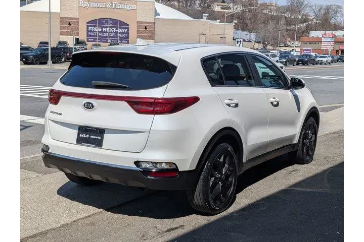 $18695 : Kia Sportage 2022 AWD LX 4dr image 6