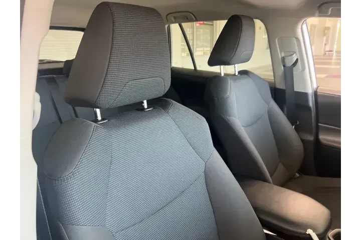 $25922 : Toyota RAV4 2022 AWD LE 4dr image 6