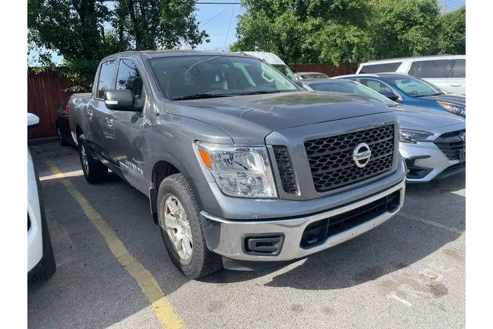 $22995 : Nissan Titan 2019 4x4 S 4dr image 4