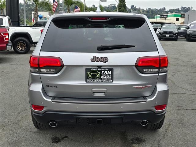 $23995 : 2017 Grand Cherokee image 6