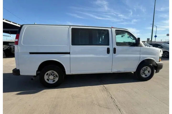 $17900 : 2020 Express image 2