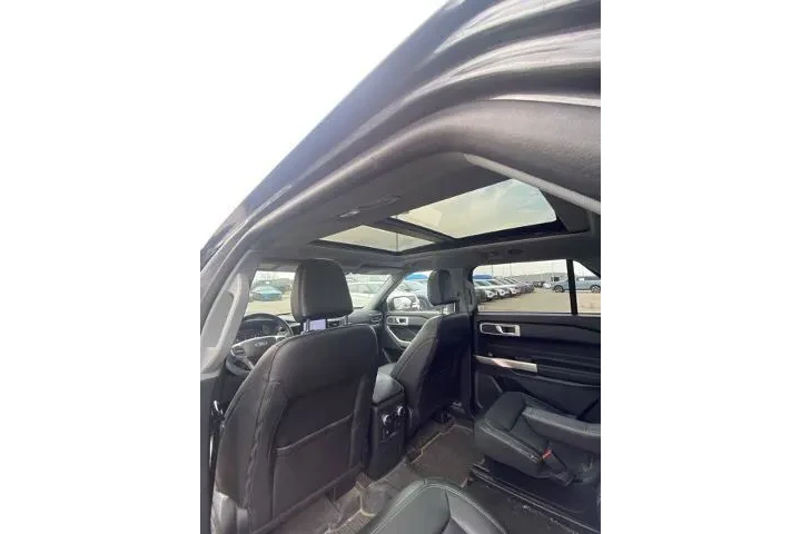 $31182 : Ford Explorer 2023 AWD XLT 4 image 7