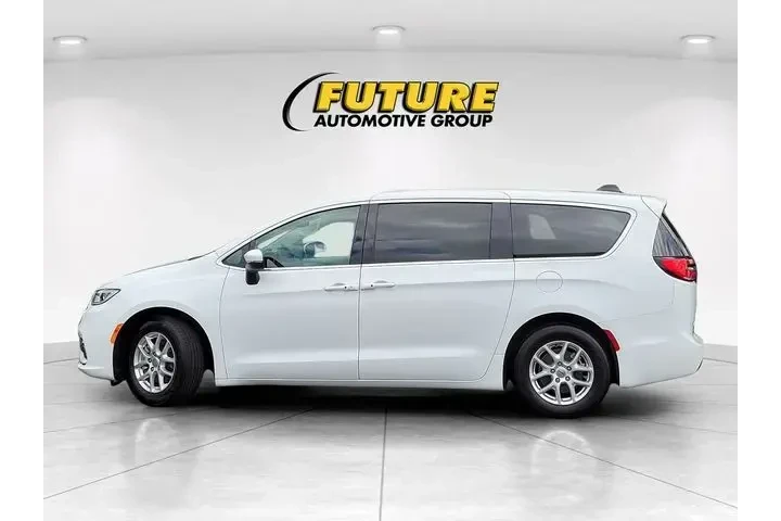 $22988 : Chrysler Pacifica 2023 Touri image 8