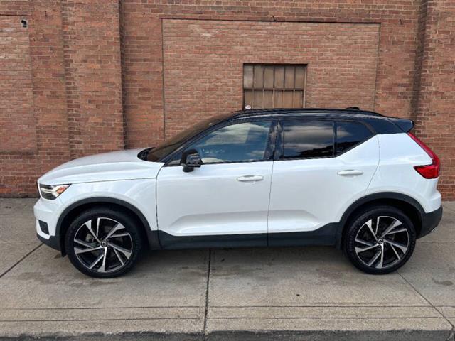 $22500 : 2020 XC40 T5 R-Design image 3