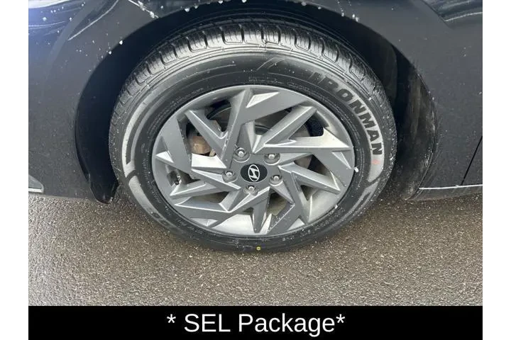 $17750 : Hyundai ELANTRA 2024 SEL 4dr image 9
