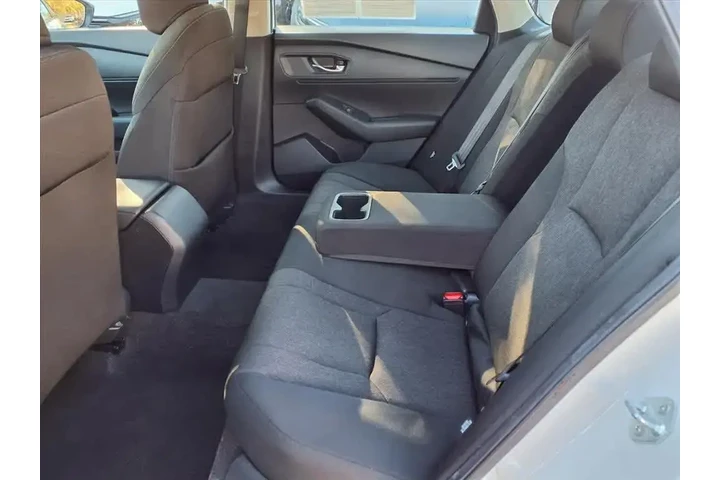 $23690 : Honda Accord 2024 LX 4dr Sed image 9