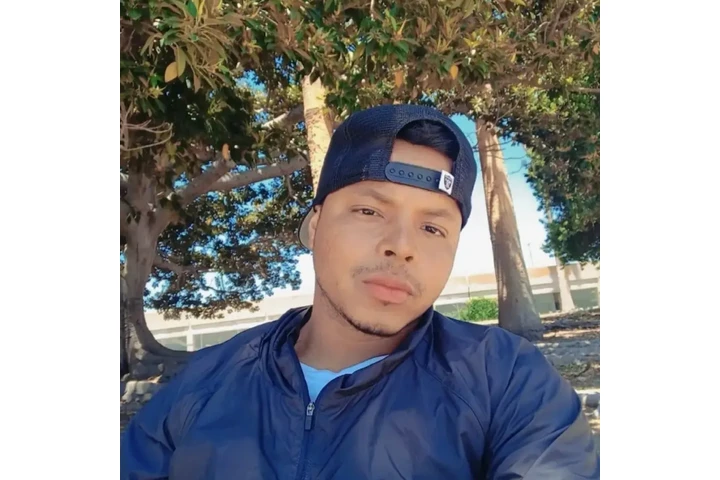 Busco empleo  de noche image 1