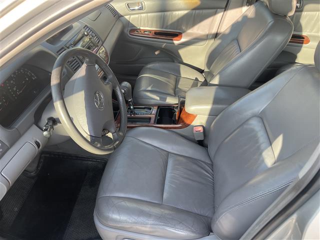 $4600 : 2004 Toyota Camry XLE Senda 4D image 4