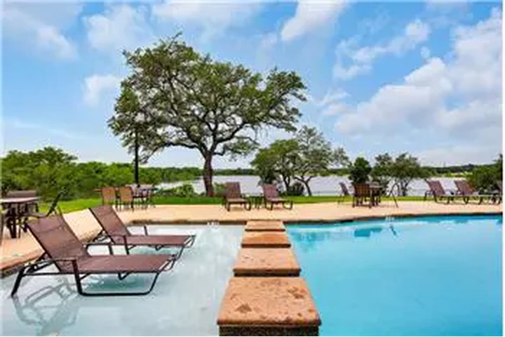 $1642 : Rental property with 1 bedro image 9