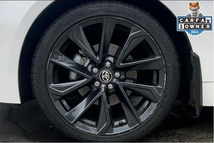 $26985 : Toyota Corolla Hybrid 2025 S image 9