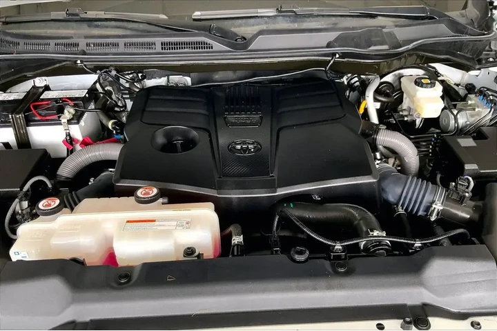 $39892 : Toyota Tundra 2023 4x4 SR5 4 image 9