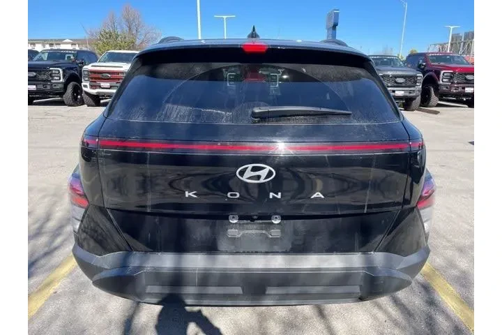 $19900 : Hyundai KONA 2025 SEL 4dr Cr image 7