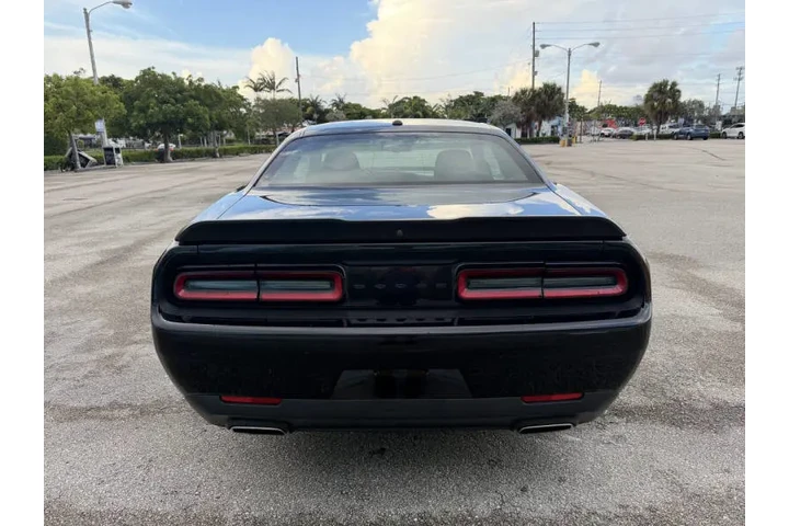 $17995 : 2022 Challenger SXT image 9