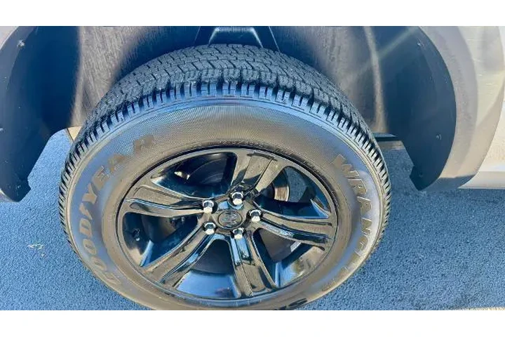 $28995 : Ram 1500 Classic 2024 4x4 SL image 9