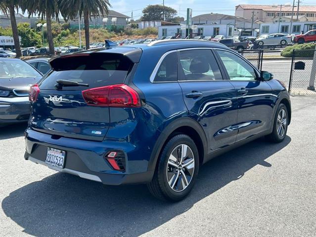 $23900 : Used 2022 Niro PHEV EX for sa image 5