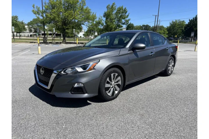$11900 : 2019 Altima 2.5 S image 3