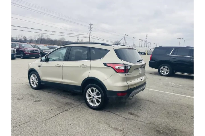 $8450 : 2017 Escape SE image 5
