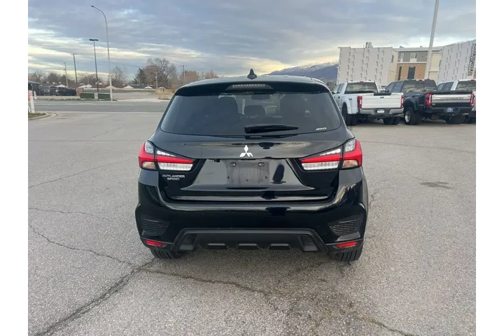 $17582 : Mitsubishi Outlander Sport 2 image 8