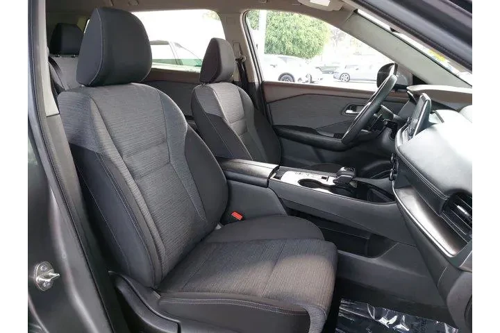 $18700 : Nissan Rogue 2023 SV 4dr Cro image 10