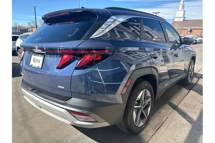 $22995 : 2025 Tucson SEL image 4