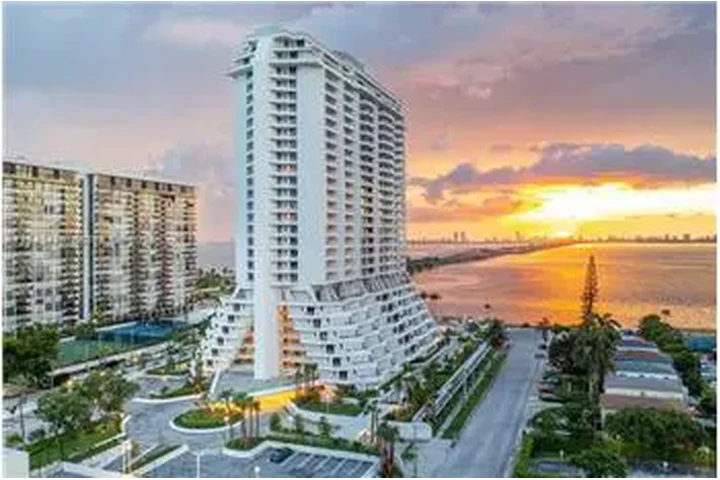 $4185 : Rental property with 1 bedro image 2