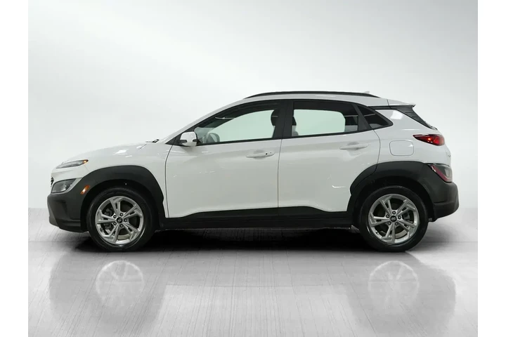 $19998 : Hyundai KONA 2023 AWD SEL 4d image 2