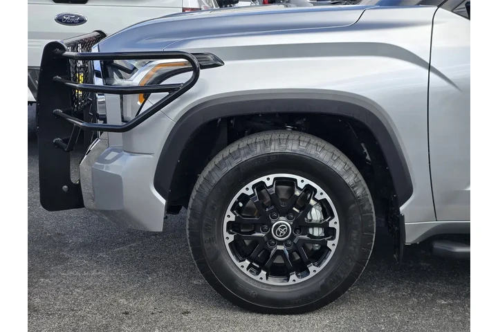 $38792 : Toyota Tundra 2024 4x2 SR5 4 image 8