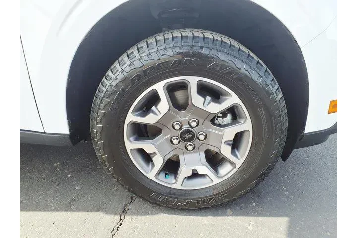 $28106 : Ford Maverick 2023 AWD XL 4d image 9