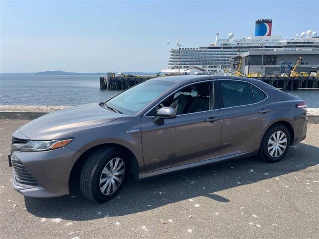 $15988 : 2018 Camry Hybrid LE image 9