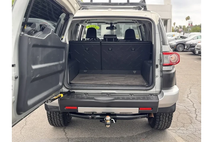 $28995 : Toyota FJ Cruiser 2012 4x4 4 image 10