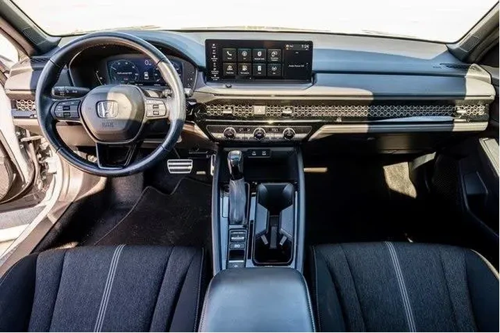 $26908 : Honda Accord Hybrid 2023 Spo image 9