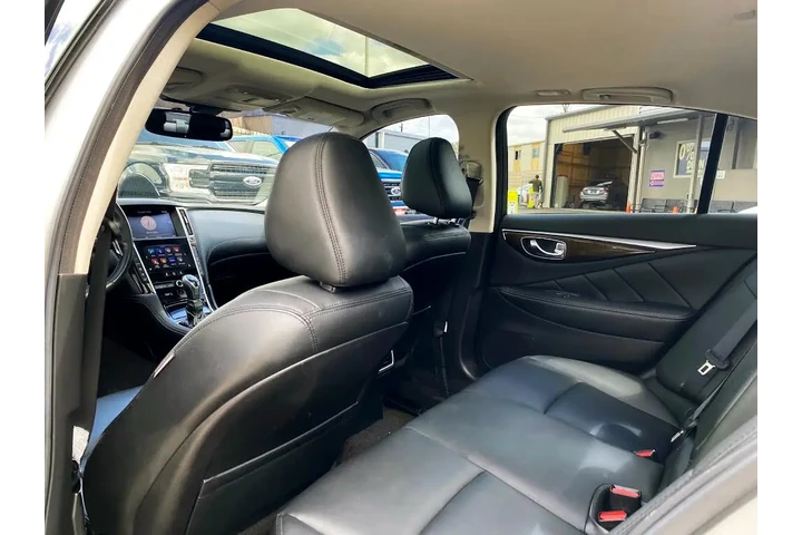 2019 Q50 3.0t LUXE image 8