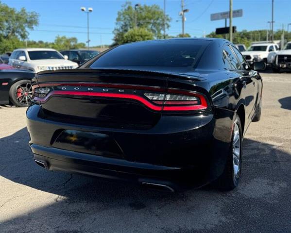 $9500 : 2017 Charger SE image 8