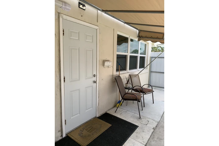 $1850 : ESTUDIO PARA 2 PERSONAS EN SW image 1
