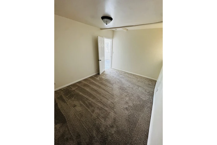 $2450 : CASA DE 2 RECAMARAS image 2