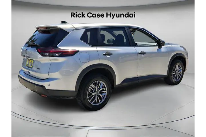 $17411 : Nissan Rogue 2024 AWD S 4dr image 6