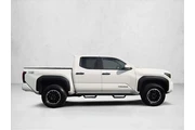 $39644 : Toyota Tacoma 2025 4x4 SR5 4 thumbnail