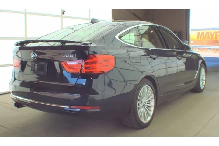 2015 BMW 3 Series 328i xDrive image 5