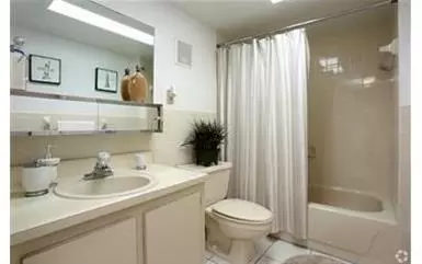 $2075 : $1775 Aventura image 2
