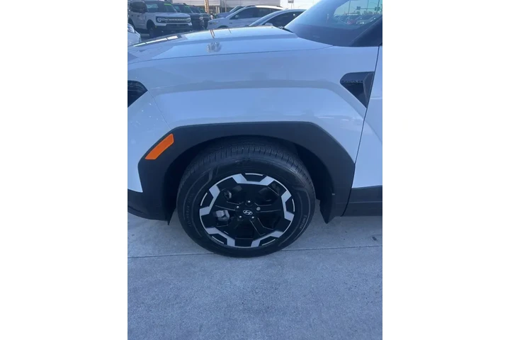 $29191 : Hyundai SANTA FE 2025 SE 4dr image 2