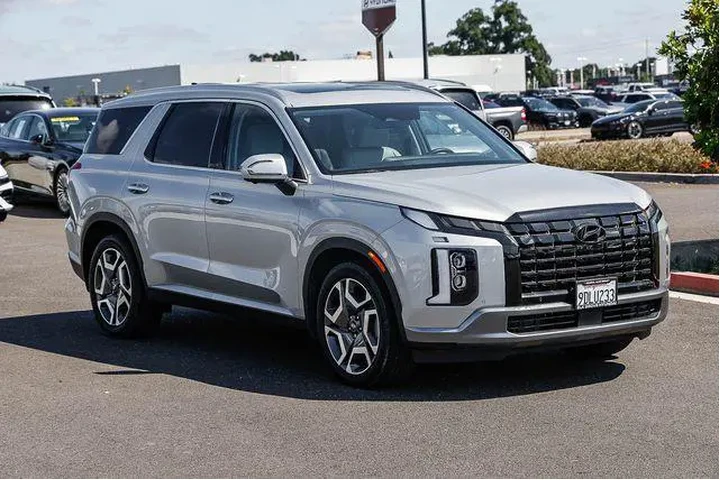 $31998 : Hyundai PALISADE 2023 SEL 4d image 5