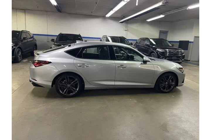 Acura Integra 2024 4dr Liftb image 8