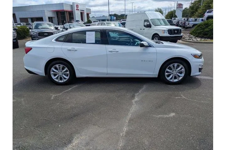 $17975 : Chevrolet Malibu 2023 LT 4dr image 5