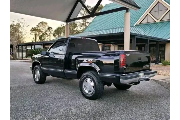 $2500 : Very nice truck and runs well image 5