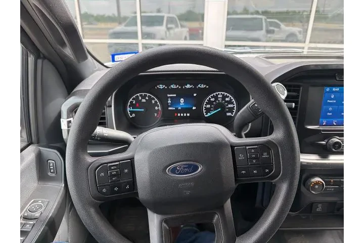 $25691 : Ford F-150 2023 4x2 XL 4dr S image 2