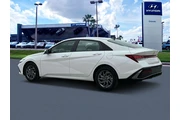 $19264 : Hyundai ELANTRA 2024 SEL 4dr thumbnail