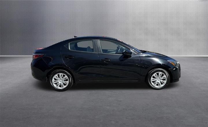 $16623 : 2019 Yaris L image 8