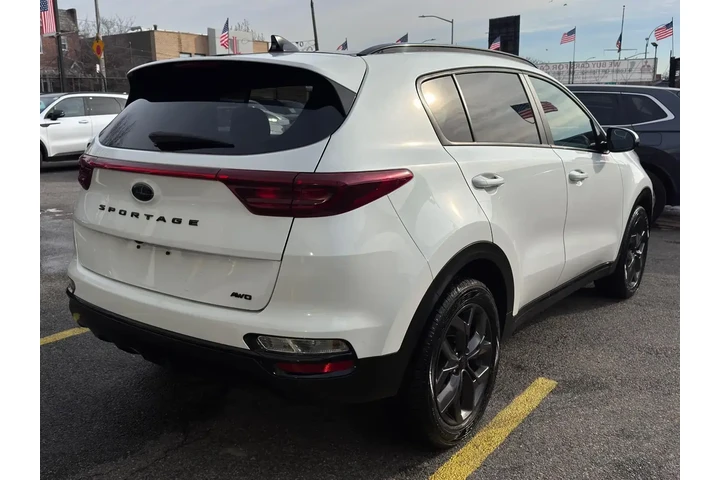 $12895 : Kia Sportage 2022 AWD Nightf image 4